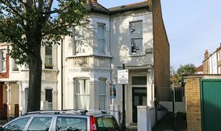 Flat To Rent In Bramfield Road London Sw11